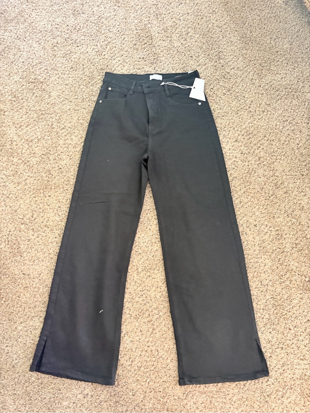 Black Wide-Leg Flare Jeans — Classic Everyday Style